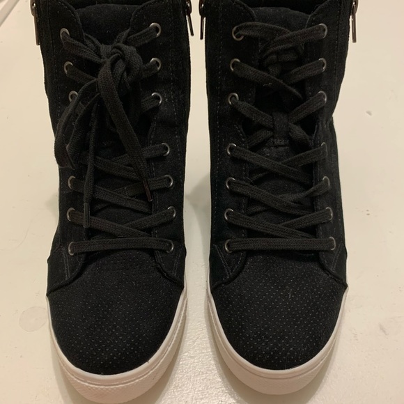 Steve Madden - Picture 2 of 2